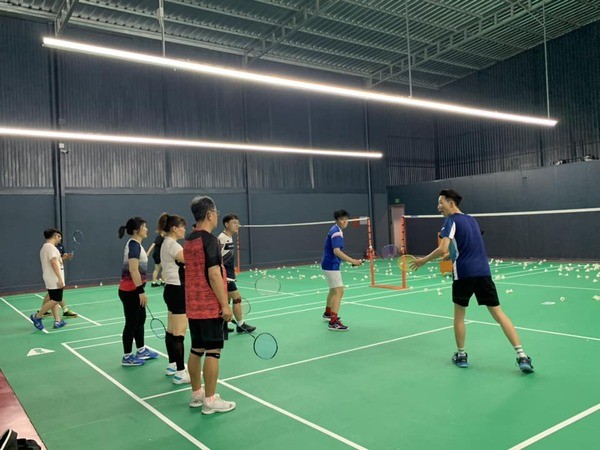 Hệ thống đèn chiếu sáng đạt chuẩn thi đấu không gây chói