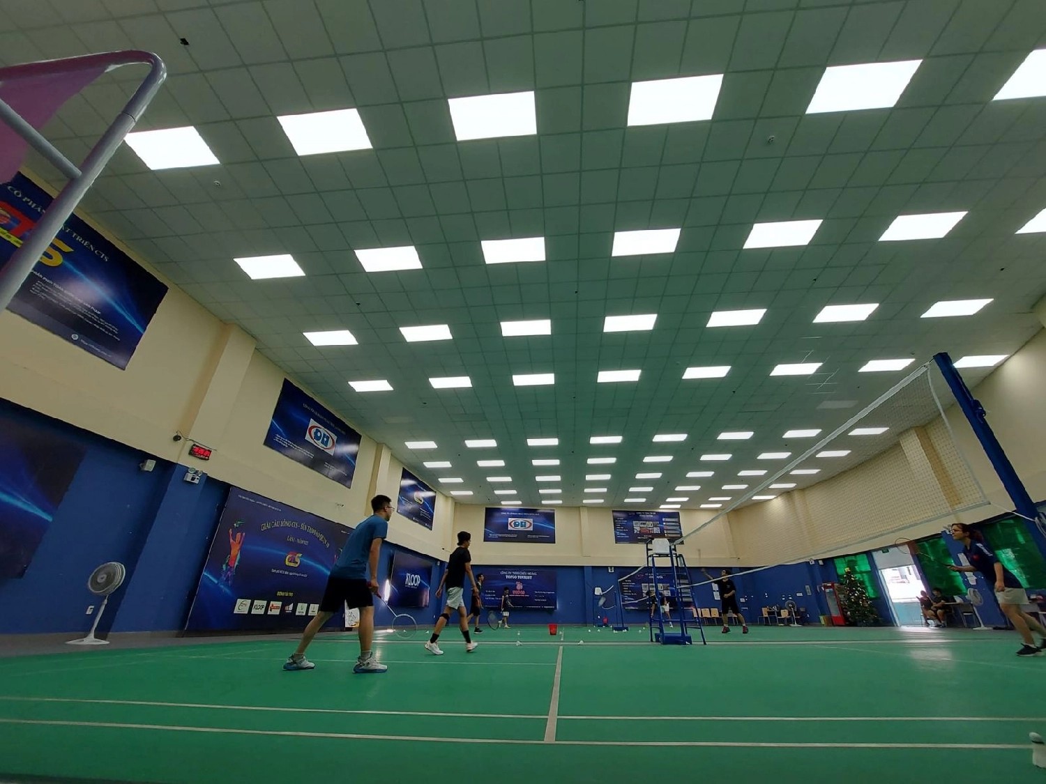 Mặt sân thảm PVC chất lượng cao tại sân Tam Đảo