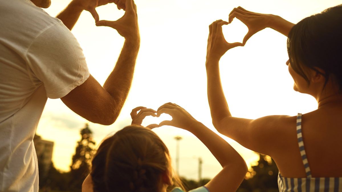 Bức tranh gia đình hạnh phúc là nơi bình yên