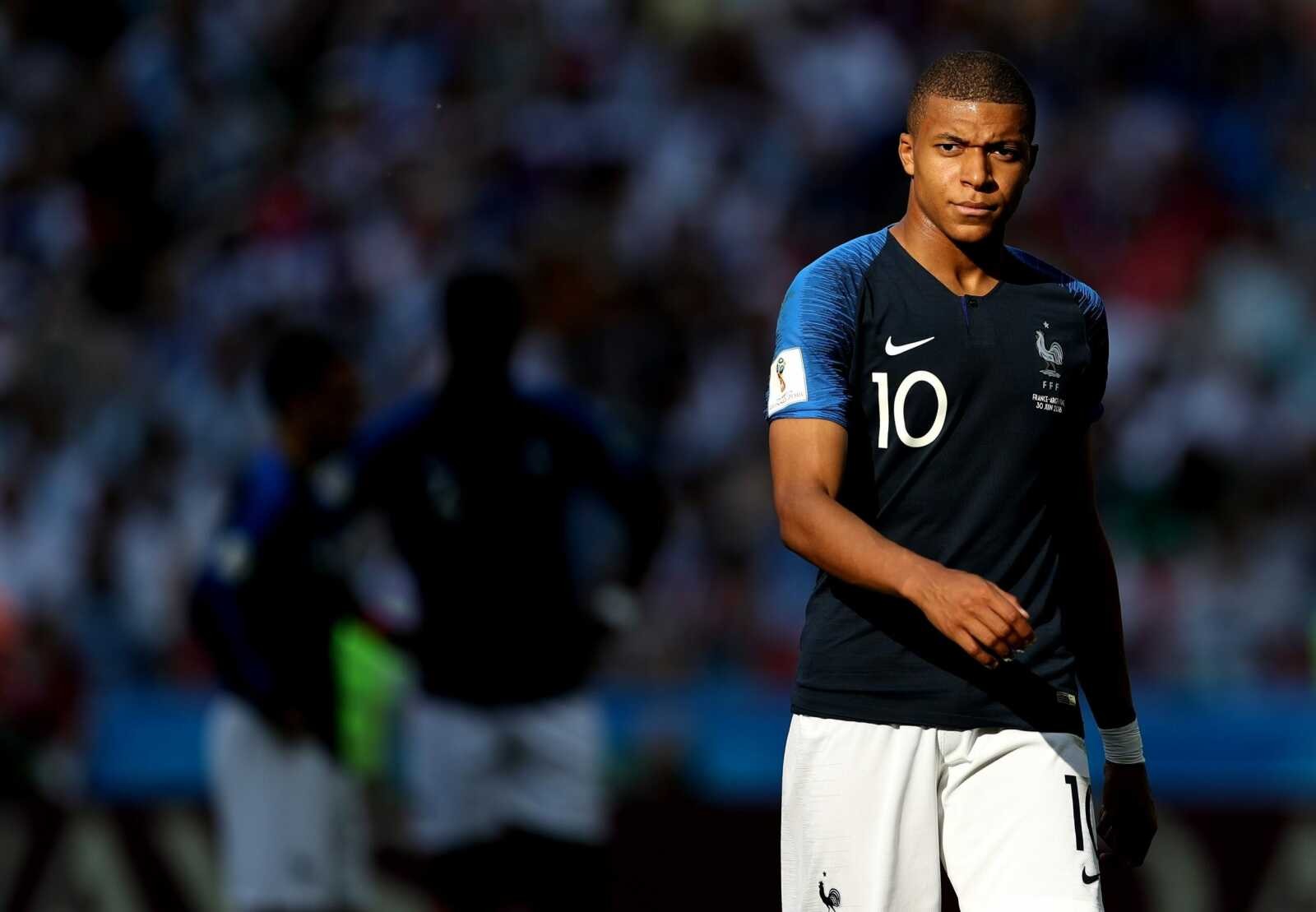 Kylian Mbappé trong màu áo đội tuyển quốc gia