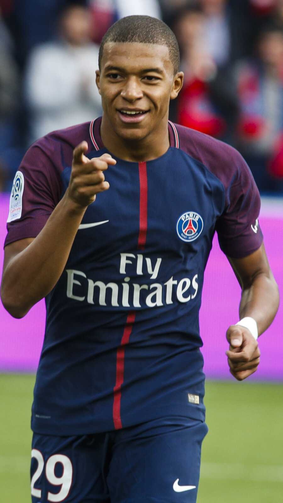 Kylian Mbappé trong trang phục thi đấu