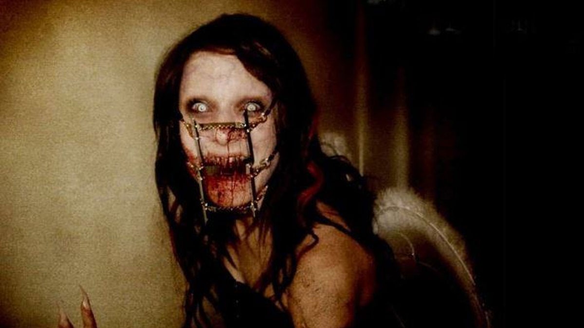 Một hình ảnh ma kinh dị với nhiều chi tiết rùng rợn