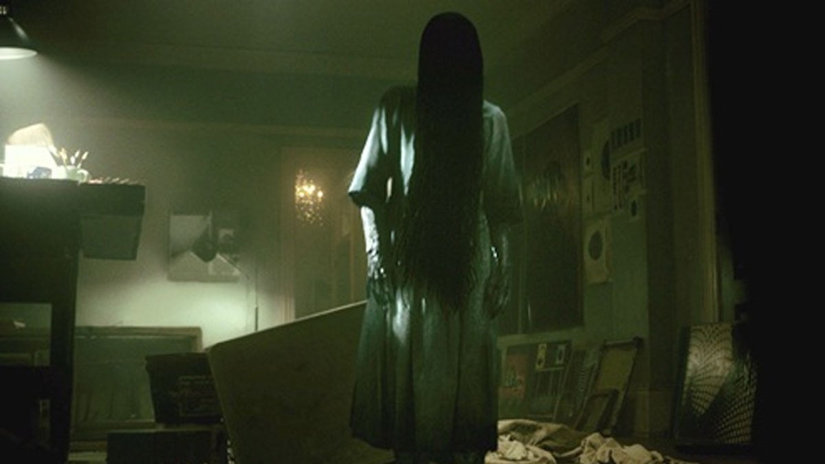 Hình ảnh ma đột ngột xuất hiện ở góc phòng