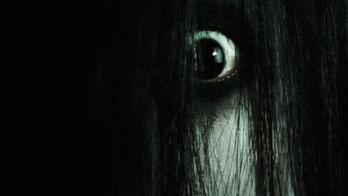 Hình ảnh ma trong trang phục ngủ, tạo sự tương phản hài hước