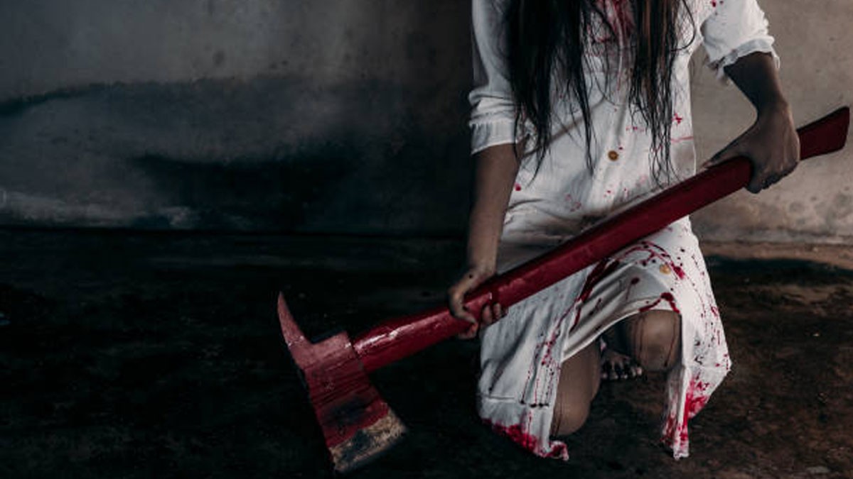 Một hình ảnh ma với những vết máu loang lổ