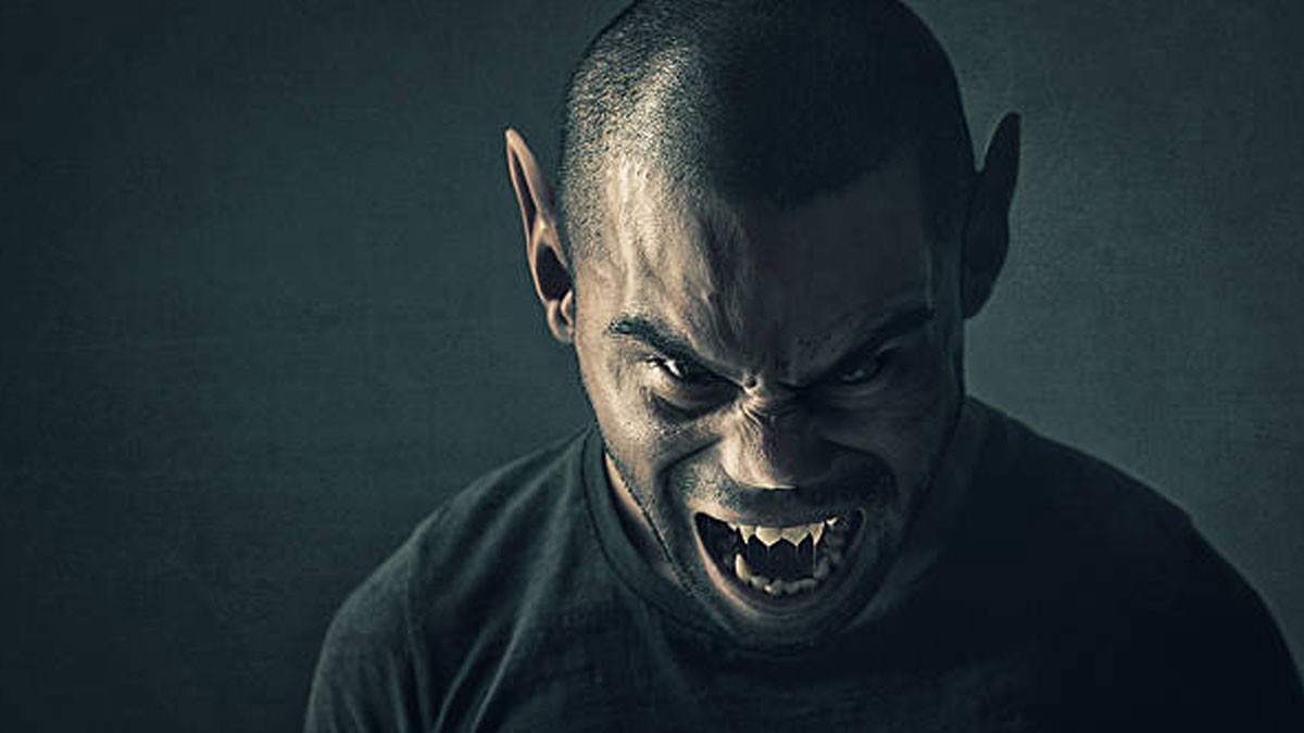 Hình ảnh ma cà rồng trong trang phục quý tộc cổ điển