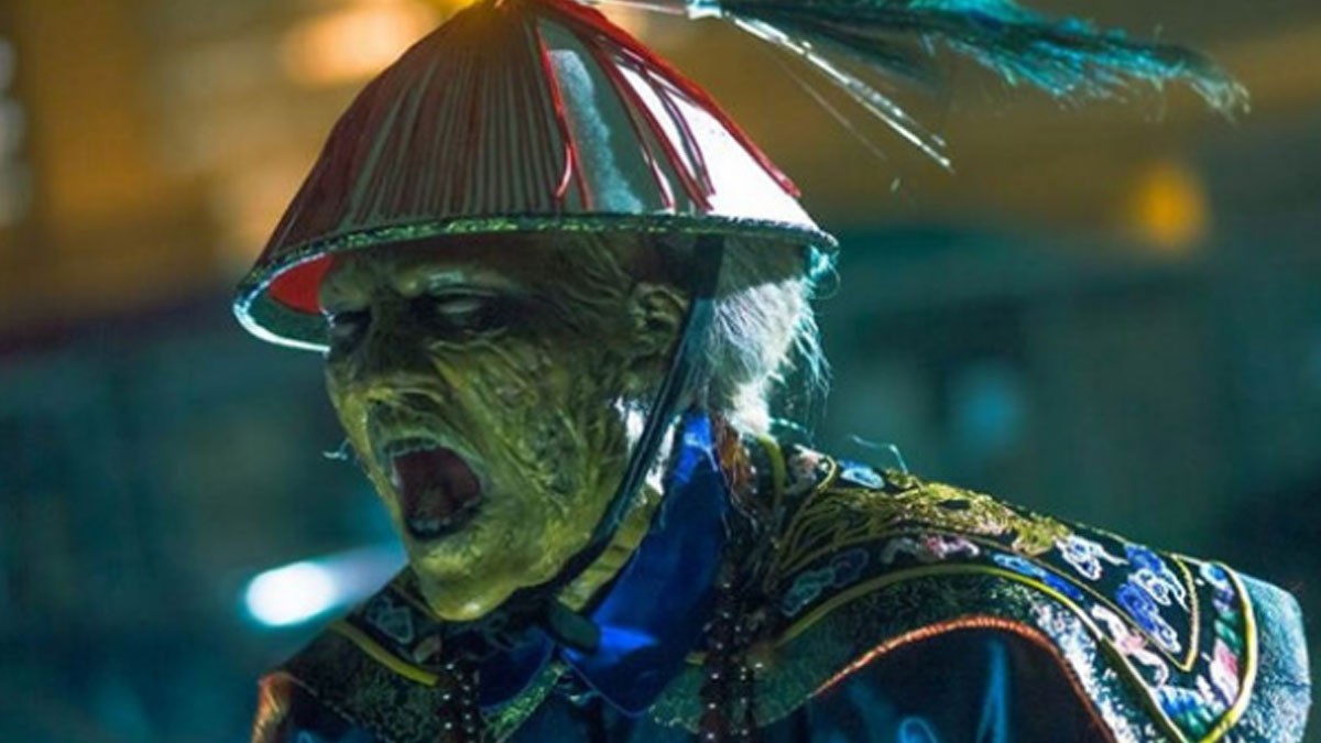 Hình ảnh một cương thi với vẻ ngoài mệt mỏi và đáng thương