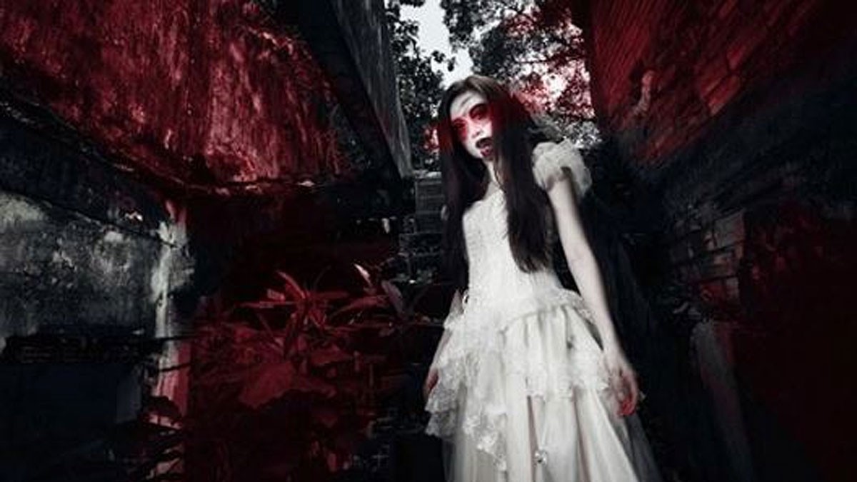 Một con ma với dáng vẻ gầy gò, xương xẩu