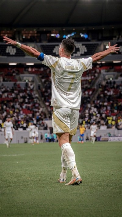 Bộ sưu tập ảnh nền Ronaldo ngầu trên sân cỏ