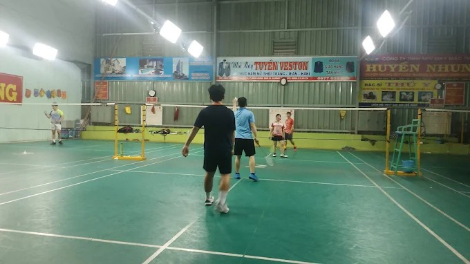 Sân cầu lông Đồng Đội