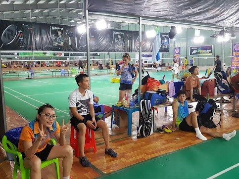 Cận cảnh một góc sân cầu lông Hưng Phú