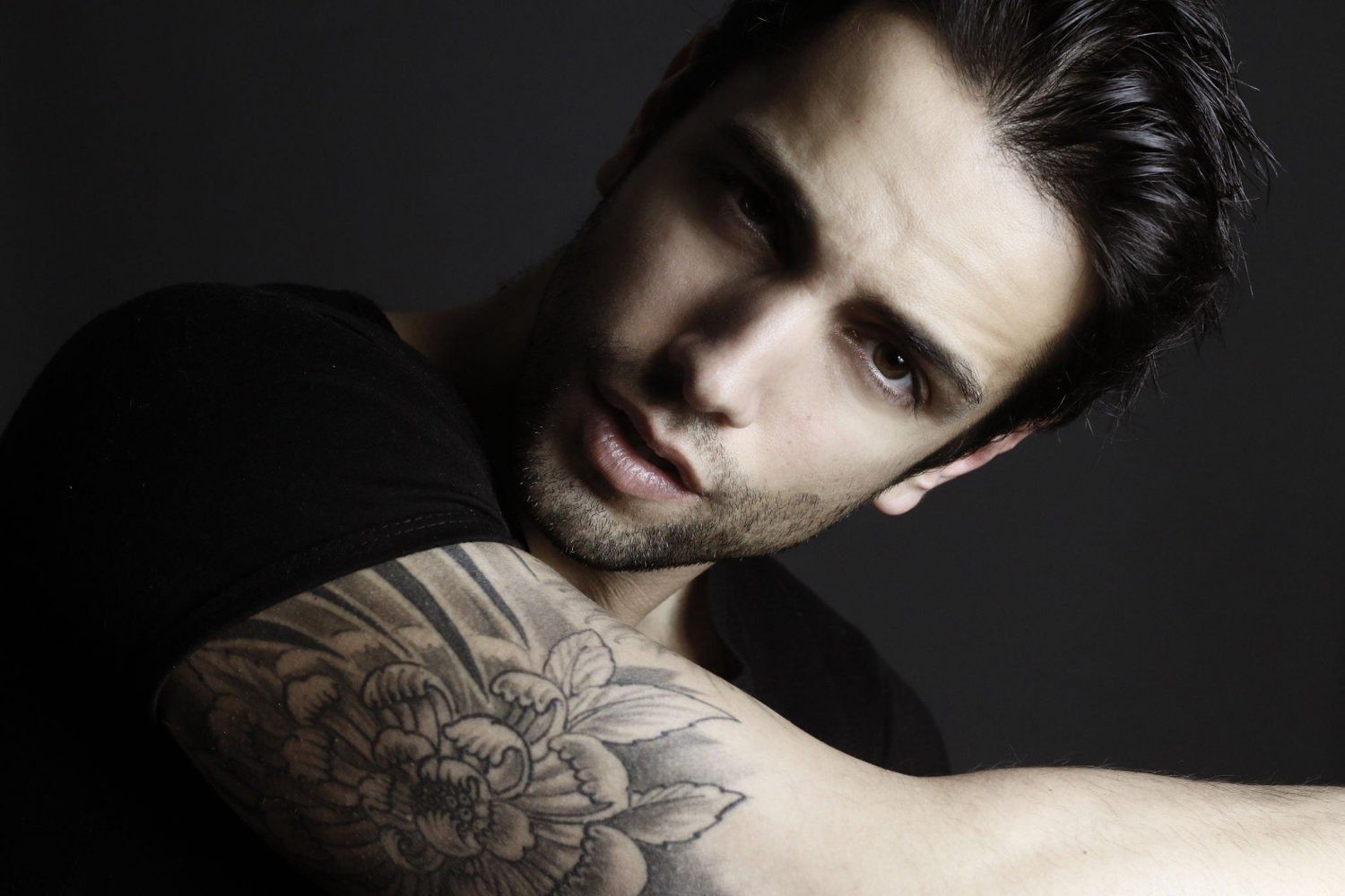 harper bazaar hinh xam y nghia cho nam 24 e1691332708129 1