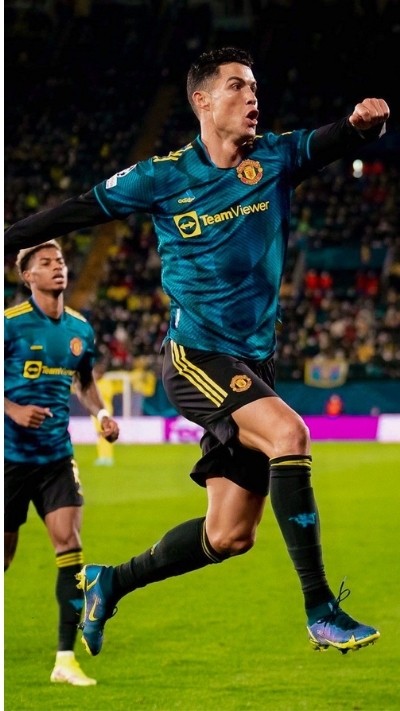 CR7 cực ngầu trong màu áo MU