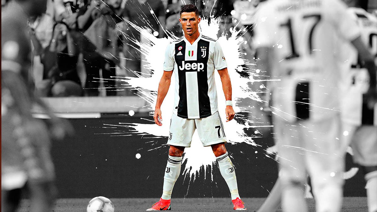 Ronaldo với ánh mắt tập trung trên sân