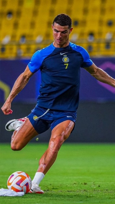 CR7 thi đấu đầy uy lực trên sân cỏ