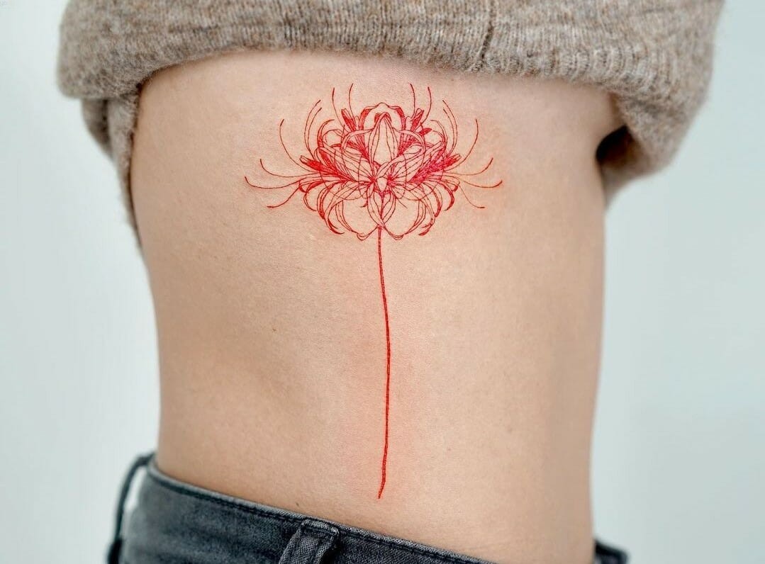 Hình xăm bắt mắt ở mạn sườn