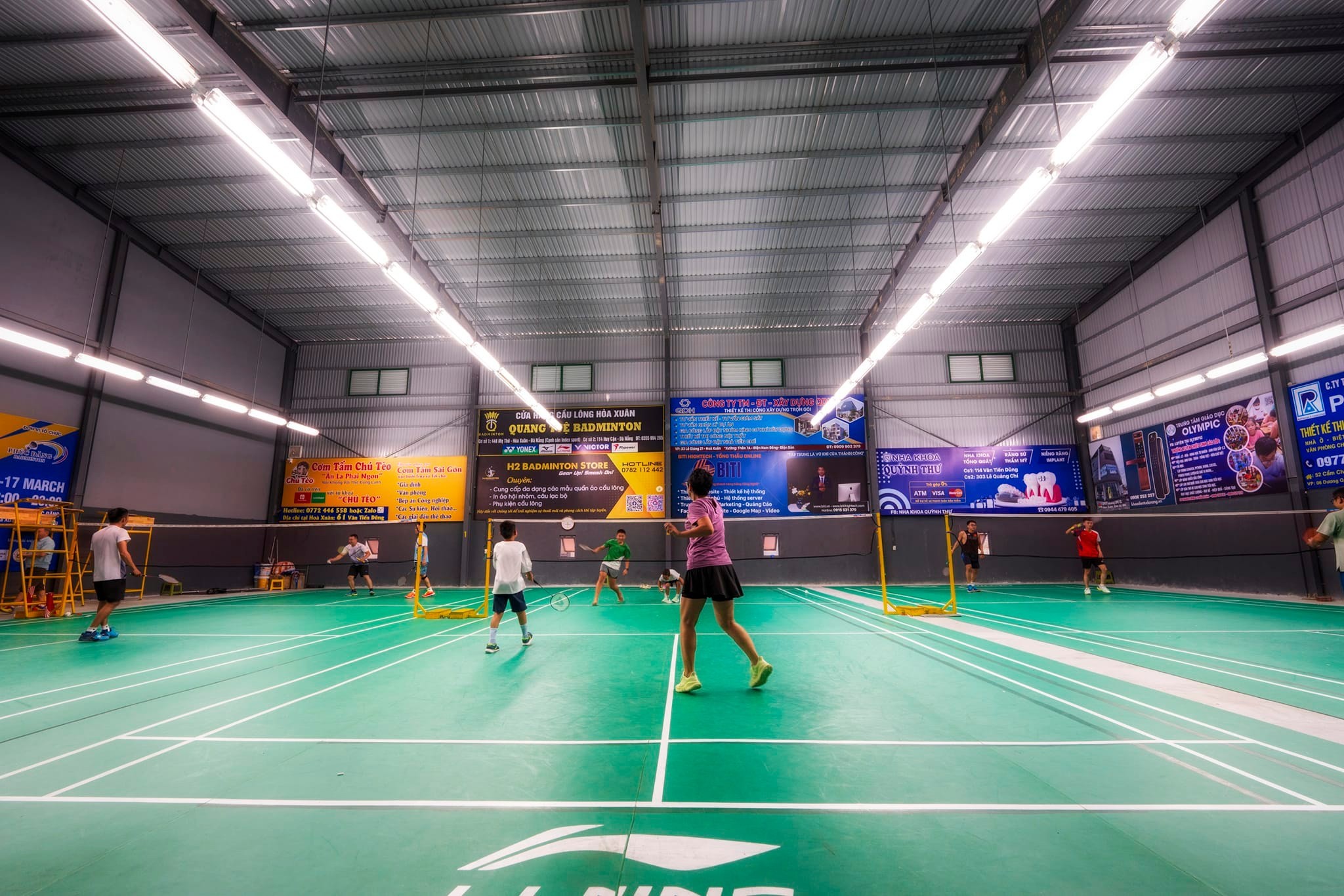 Góc nhìn toàn cảnh tại sân cầu lông Phúc Đăng Đà Nẵng