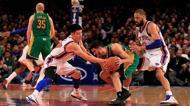 Lỗi va chạm trái luật trong bóng rổ là một vi phạm do một cầu thủ thực hiện