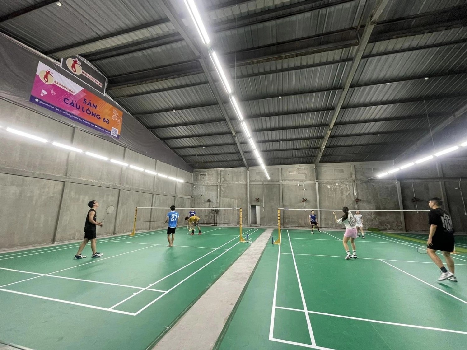 Sân cầu lông 68