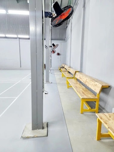 Cận cảnh mặt sân cầu lông Hoàng Vy được bảo trì tốt