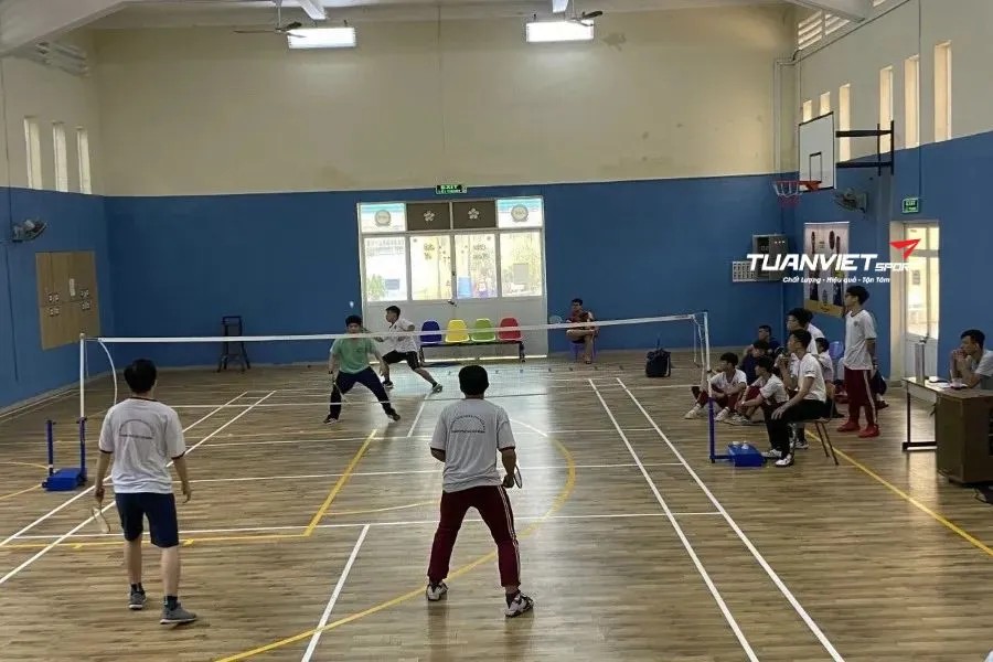 Sân Cầu Lông Trung Tâm Giáo dục Thường xuyên Chu Văn An - Sân cầu lông Quận 5