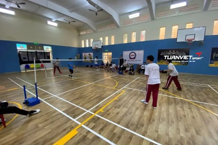 Sân Cầu Lông Trung Tâm Giáo dục Thường xuyên Chu Văn An - Sân cầu lông Quận 5