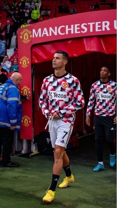 Tải nhanh hình nền Ronaldo MU cực ngầu