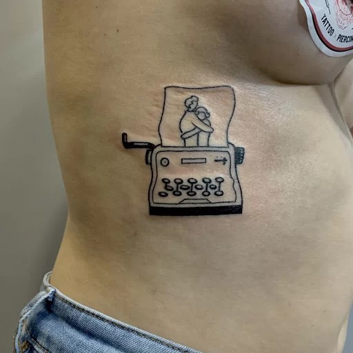 Thể hiện tình yêu bố mẹ qua hình xăm Family