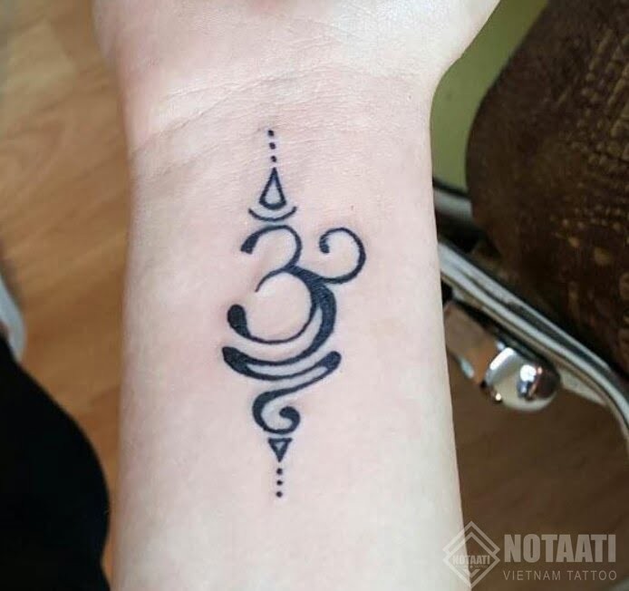 Chữ Om kết hợp với các biểu tượng khác