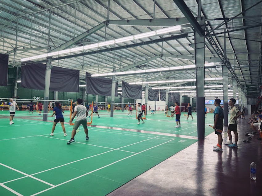 Sân cầu lông Phú Thuận Quận 7