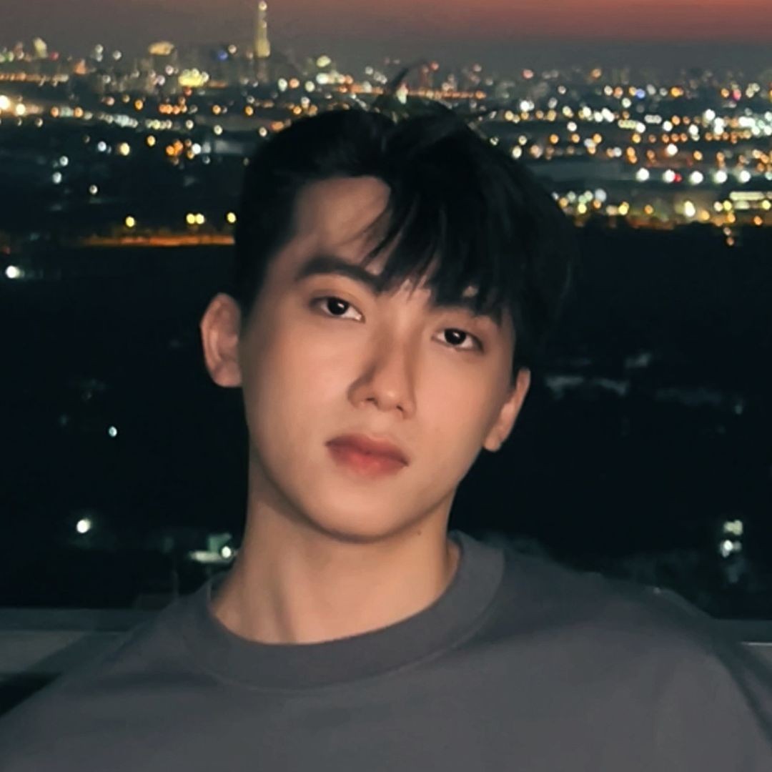 Chân dung tác giả Lê Việt Sơn