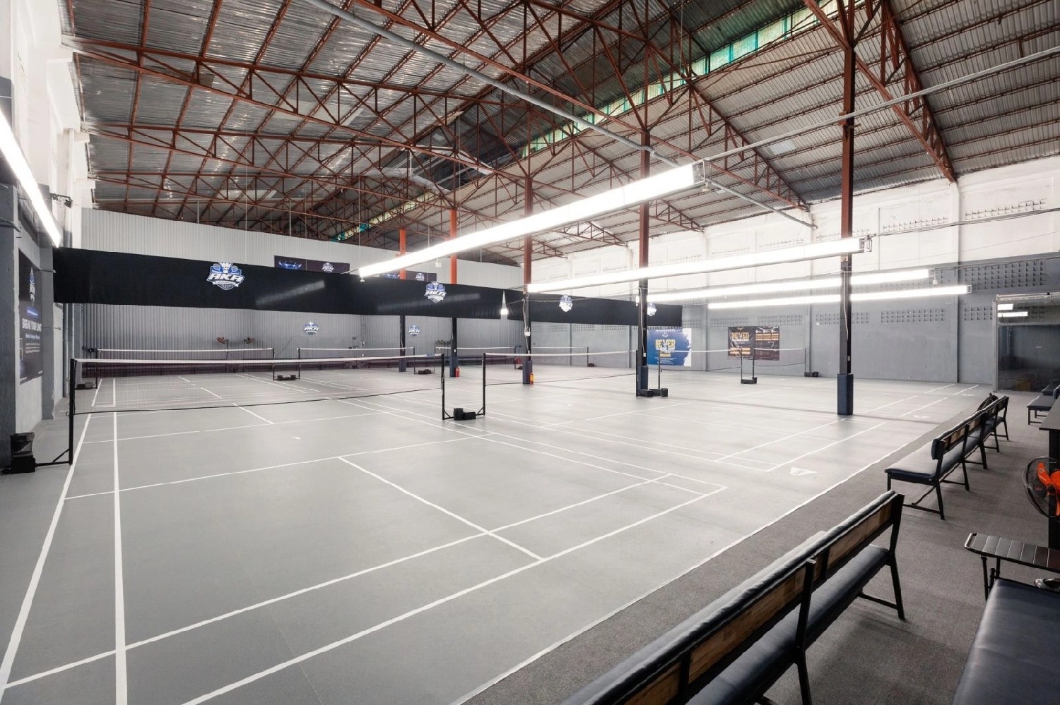 Sân cầu lông Aka Badminton Center