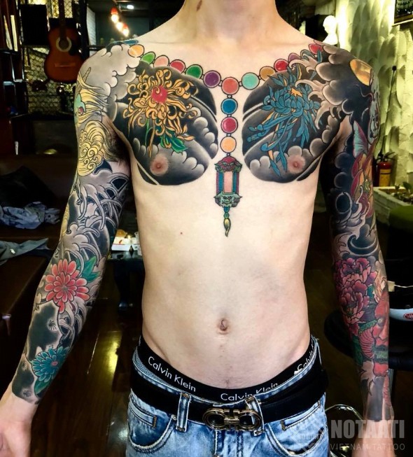 Hoa mẫu đơn nở rộ, biểu tượng của sức sống mãnh liệt.