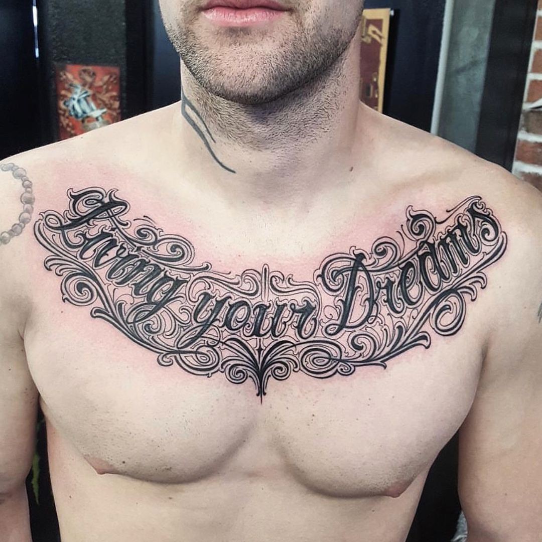 Vị trí xăm Family ở ngực