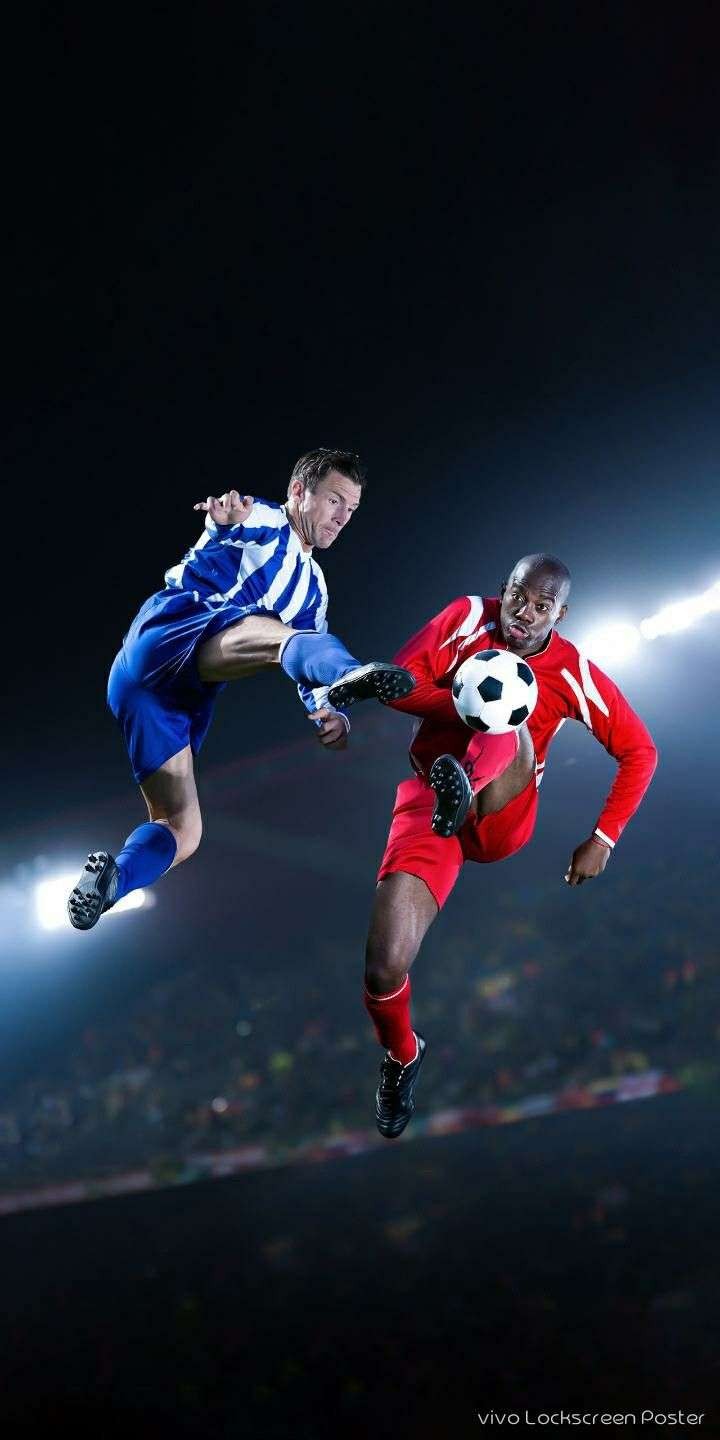 Một cầu thủ bóng đá với phong thái chuyên nghiệp, sẵn sàng cho mọi trận đấu