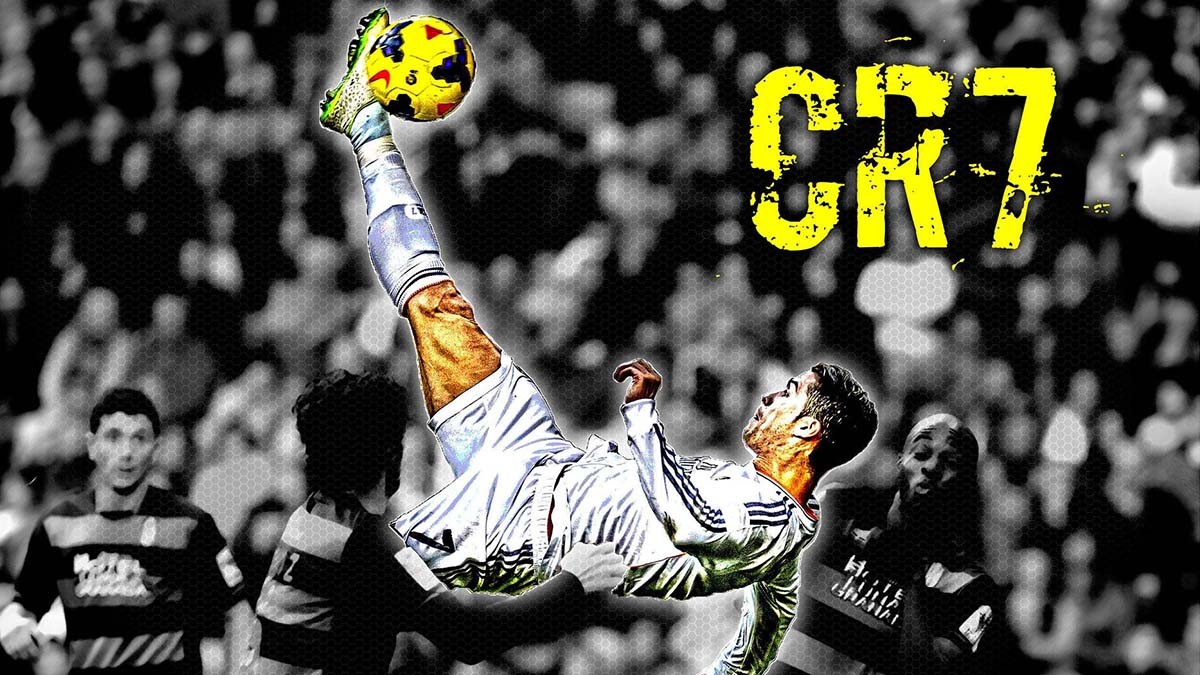 Ronaldo dẫn bóng vượt qua hàng phòng ngự đối phương