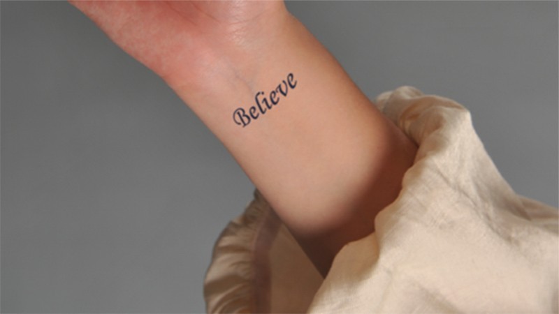 hinh xam chu mini believe muc den tren co tay linework manh truyen cam hung tich cuc 1