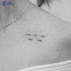 Mẫu hình xăm đơn giản với các năm sinh của thành viên trong gia đình