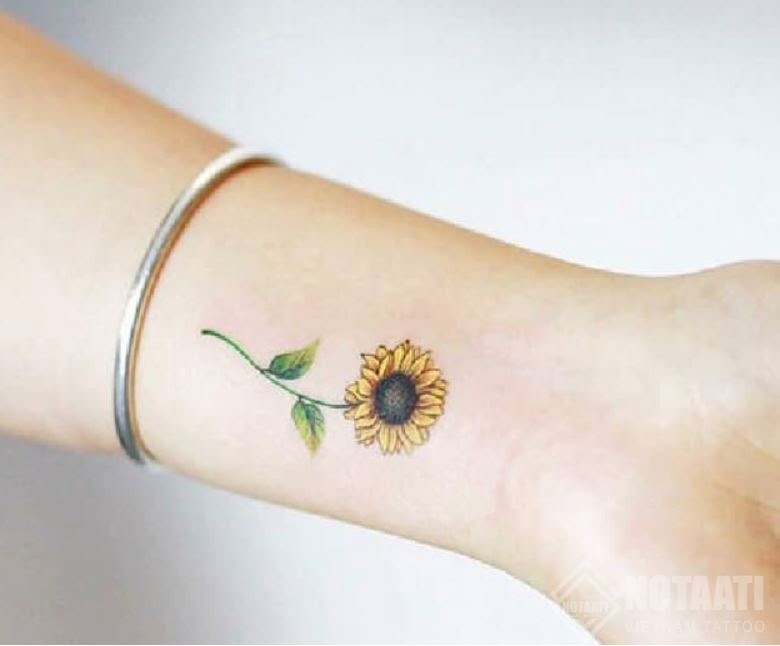 Hình xăm cổ tay thể hiện tính cách bản thân