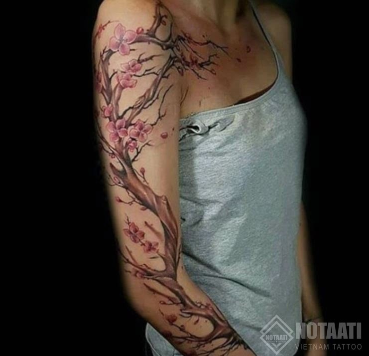 Hình xăm hoa đào trên toàn cánh tay