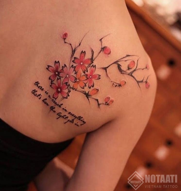 Hình xăm hoa đào ở vai đẹp