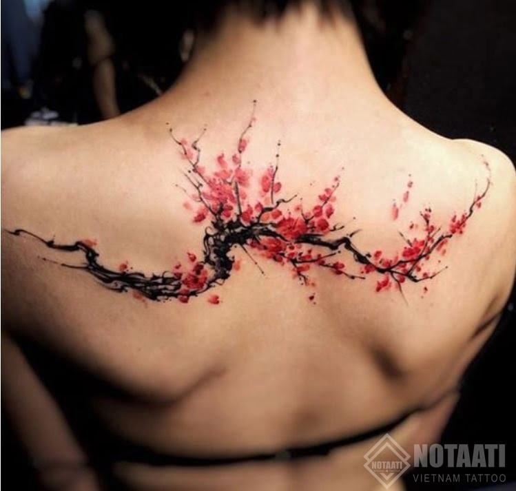Xăm hình hoa đào ở lưng