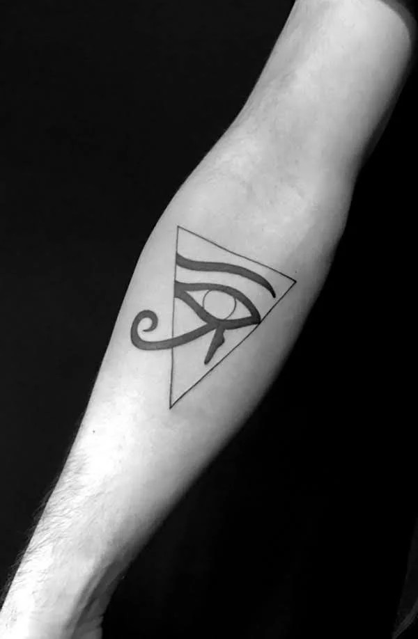 Biểu tượng mắt thần Horus với đường nét tinh xảo