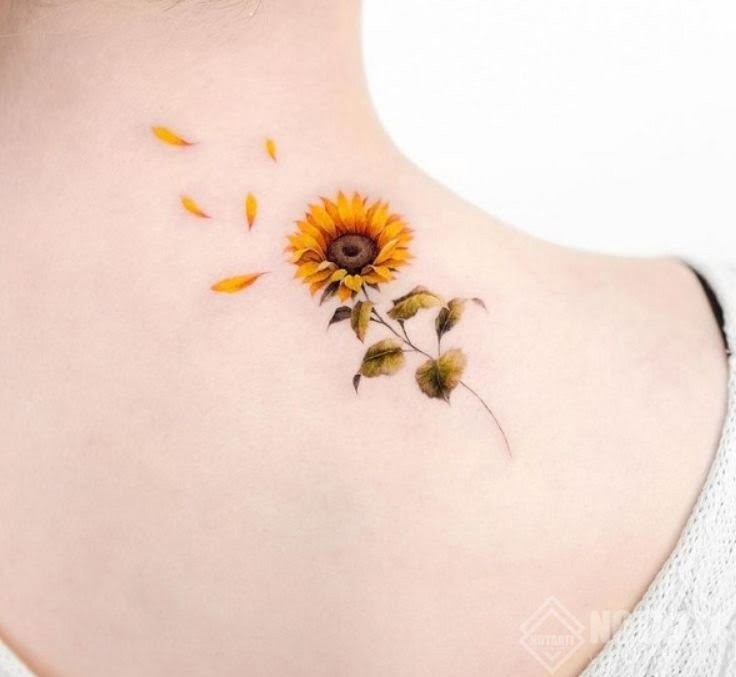 Phối hình xăm hoa hướng dương với họa tiết