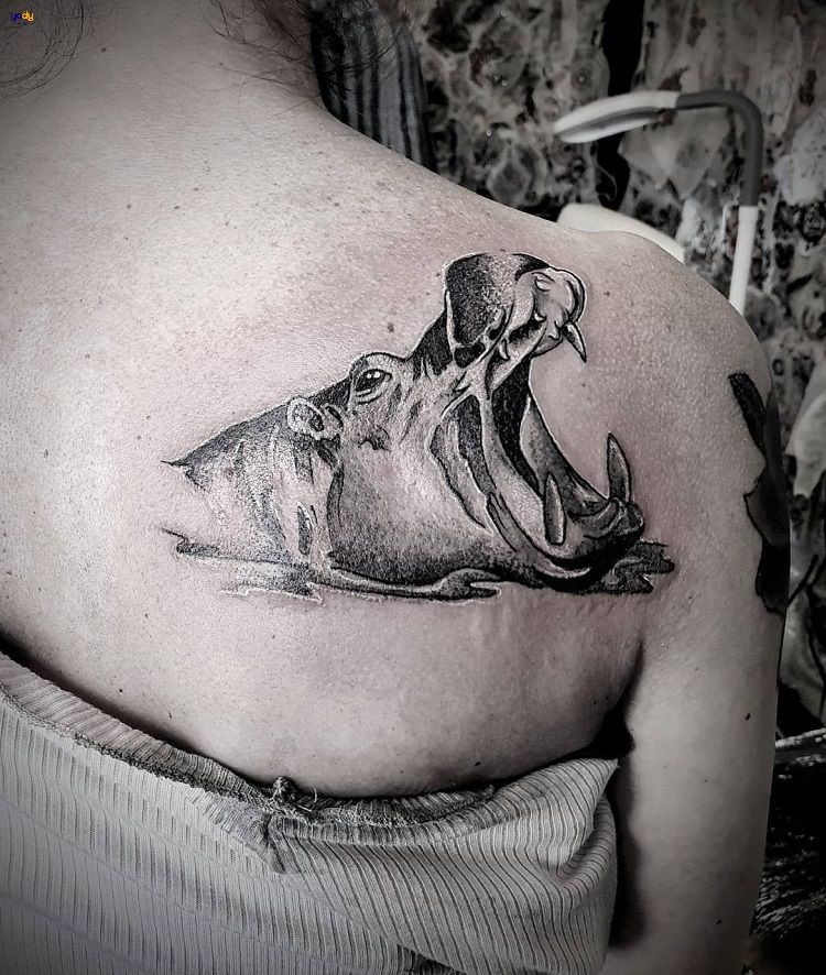 Hình xăm vai hổ mã nữ đẹp nhất