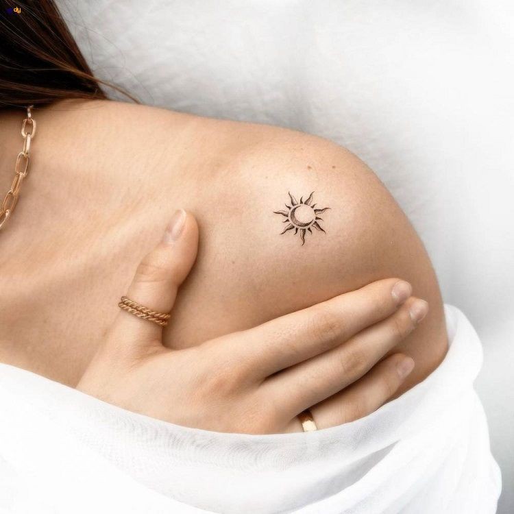 Hình xăm vai nữ ký hiệu đẹp nhất