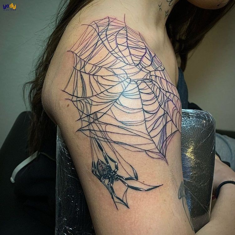 Hình xăm vai nữ ký hiệu