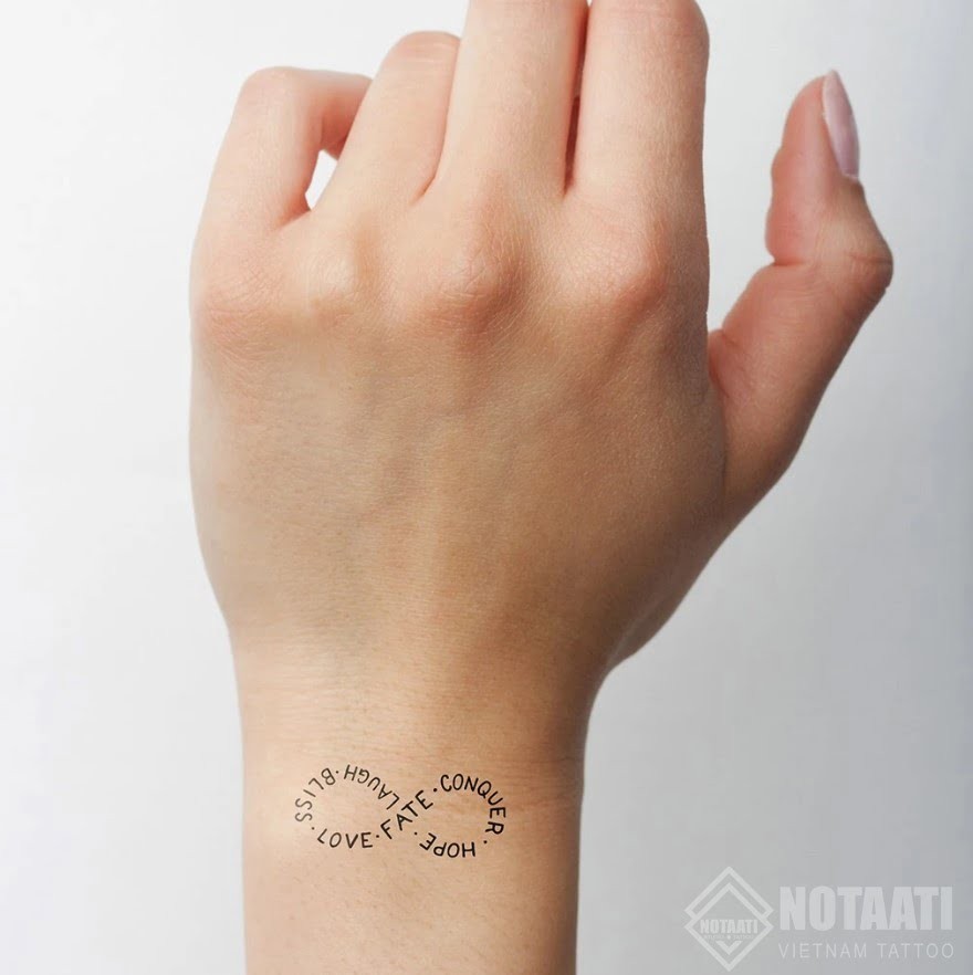 Hình xăm vô cực ở tay