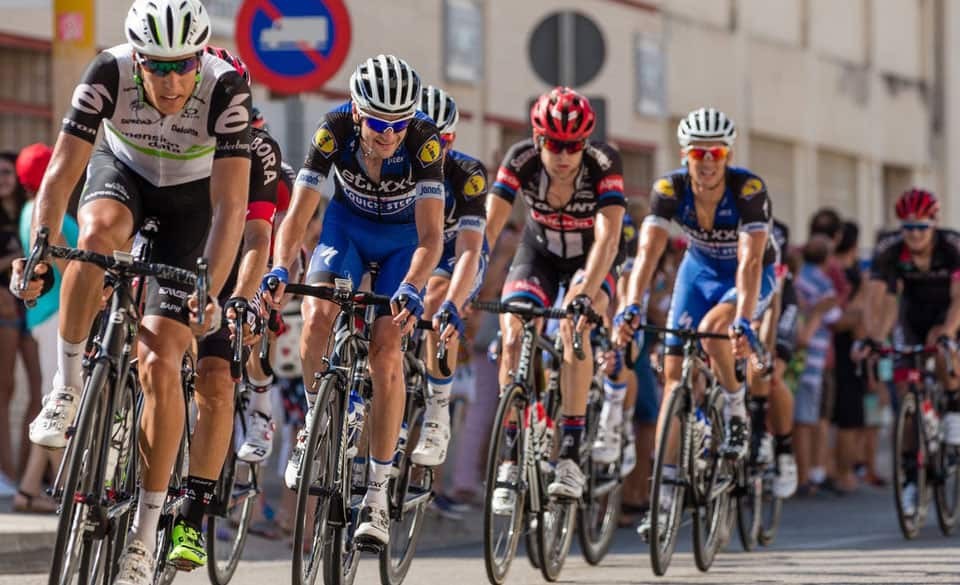 Minh họa chiến thuật Drafting trong đua xe đạp