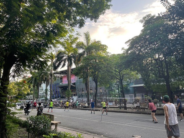 Sân công viên Tuổi Trẻ